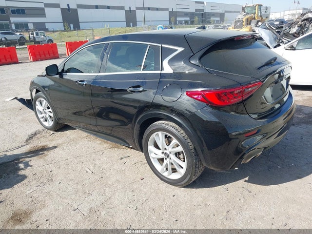 2018 INFINITI QX30 SJKCH5CP5JA049537 Photo 2