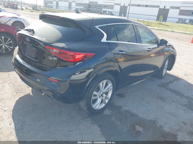 2018 INFINITI QX30 SJKCH5CP5JA049537 Photo 3