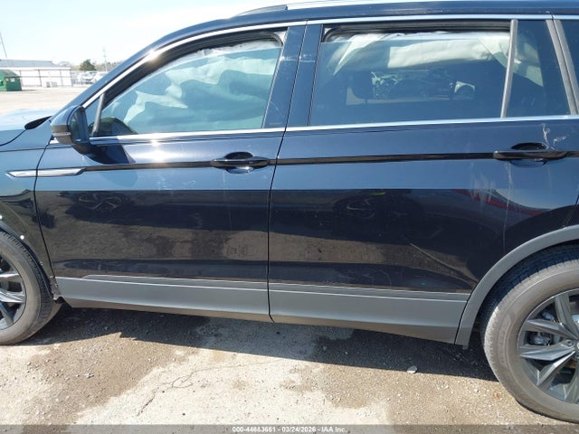 Продажа на аукционе авто 2024 Volkswagen Tiguan 2.0t Se/2.0t Wolfsburg Edition, vin: 3VV3B7AX6RM185047, номер лота: 44683661