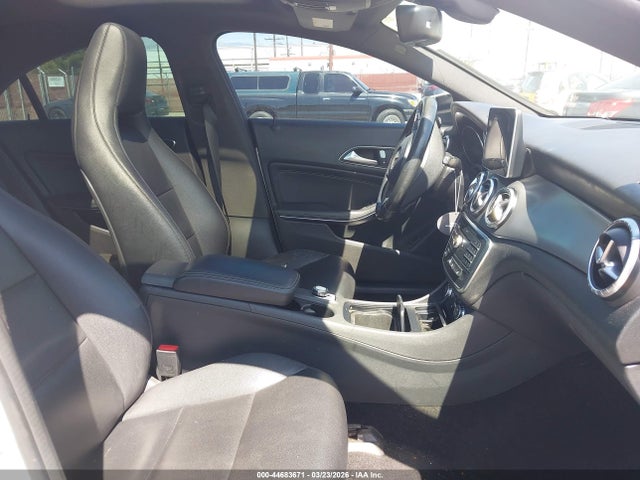 Продаж на аукціоні авто 2015 Mercedes-benz Cla 250, vin: WDDSJ4EB3FN181703, номер лоту: 44683671