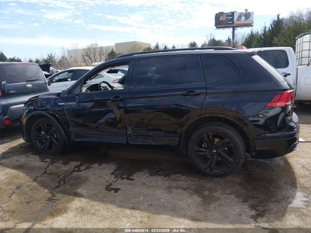 Продаж на аукціоні авто 2023 Volkswagen Tiguan 2.0t Se R-line Black, vin: 3VVCB7AX9PM115491, номер лоту: 44683674