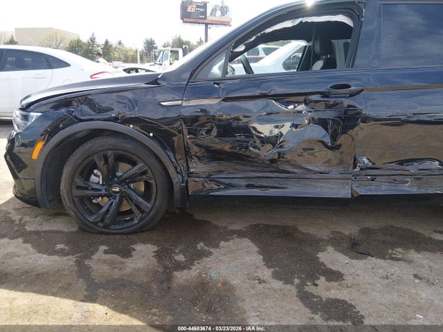 Продаж на аукціоні авто 2023 Volkswagen Tiguan 2.0t Se R-line Black, vin: 3VVCB7AX9PM115491, номер лоту: 44683674