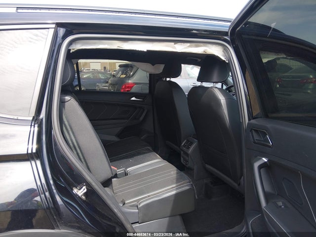 Продаж на аукціоні авто 2023 Volkswagen Tiguan 2.0t Se R-line Black, vin: 3VVCB7AX9PM115491, номер лоту: 44683674