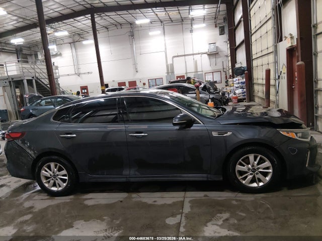 5XXGT4L33JG196020 KIA Optima S
