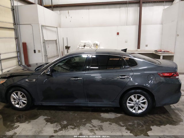5XXGT4L33JG196020 KIA Optima S