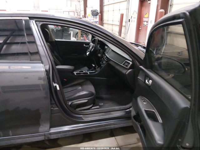5XXGT4L33JG196020 KIA Optima S