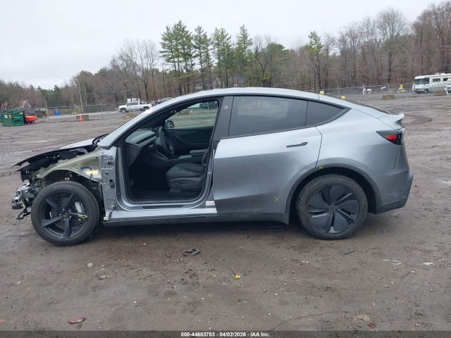 44683703 :رقم المزاد ، 7SAYGDEE7TA630033 vin ، 2026 Tesla Model Y All-wheel Drive/long Range Launch Series/premium All-wheel Drive مزاد بيع