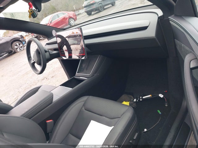 44683703 :رقم المزاد ، 7SAYGDEE7TA630033 vin ، 2026 Tesla Model Y All-wheel Drive/long Range Launch Series/premium All-wheel Drive مزاد بيع