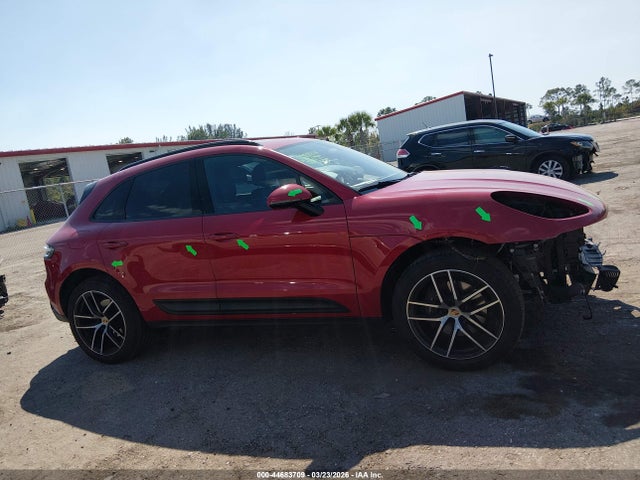 Porsche Macan T 2024 WP1AA2A54RLB11636 Image 14