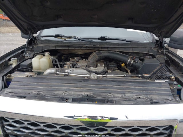 44683717 :رقم المزاد ، 1N6BA1F41HN508236 vin ، 2017 Nissan Titan Xd Sv Diesel مزاد بيع