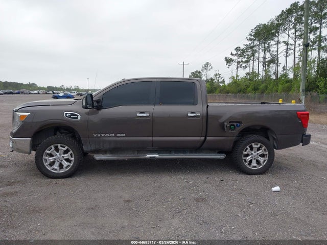 44683717 :رقم المزاد ، 1N6BA1F41HN508236 vin ، 2017 Nissan Titan Xd Sv Diesel مزاد بيع