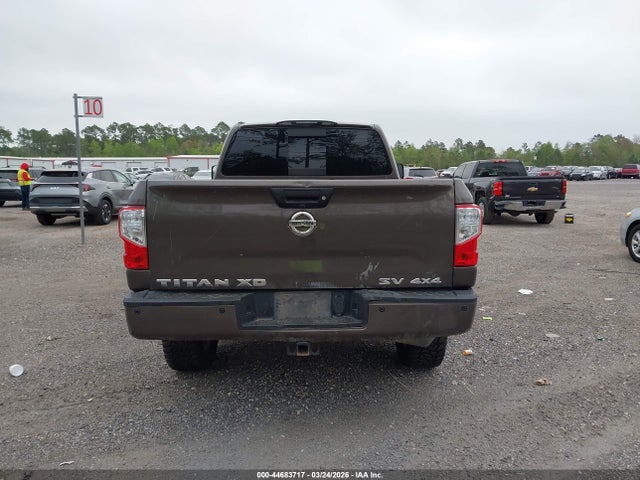 44683717 :رقم المزاد ، 1N6BA1F41HN508236 vin ، 2017 Nissan Titan Xd Sv Diesel مزاد بيع