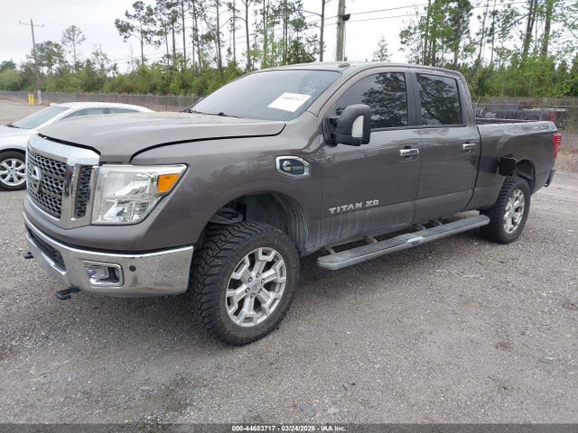 44683717 :رقم المزاد ، 1N6BA1F41HN508236 vin ، 2017 Nissan Titan Xd Sv Diesel مزاد بيع