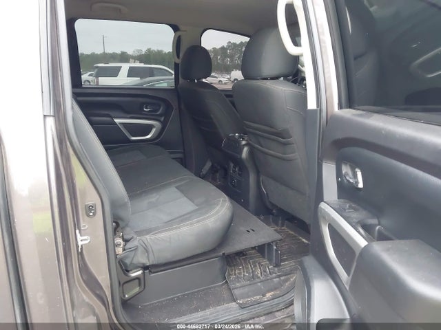 44683717 :رقم المزاد ، 1N6BA1F41HN508236 vin ، 2017 Nissan Titan Xd Sv Diesel مزاد بيع
