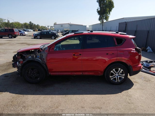 JTMZFREV1HJ124427 Toyota RAV4 LE