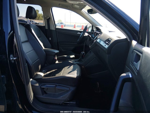 44683737 :رقم المزاد ، 3VV3B7AX2MM048664 vin ، 2021 Volkswagen Tiguan 2.0t Se/2.0t Se R-line Black/2.0t Sel مزاد بيع