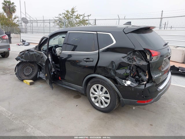 2018 NISSAN ROGUE KNMAT2MTXJP537396 Photo 2