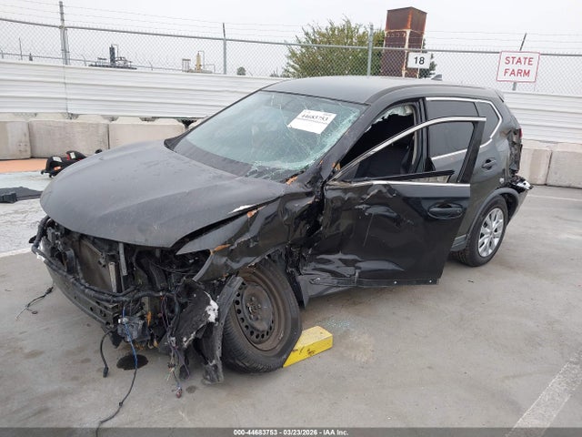 2018 NISSAN ROGUE KNMAT2MTXJP537396 Photo 5