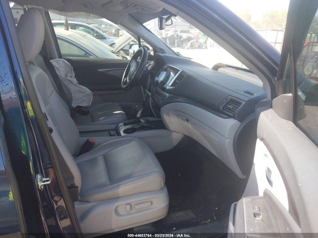 Продажа на аукционе авто 2017 Honda Ridgeline Rtl-t, vin: 5FPYK2F64HB003234, номер лота: 44683764