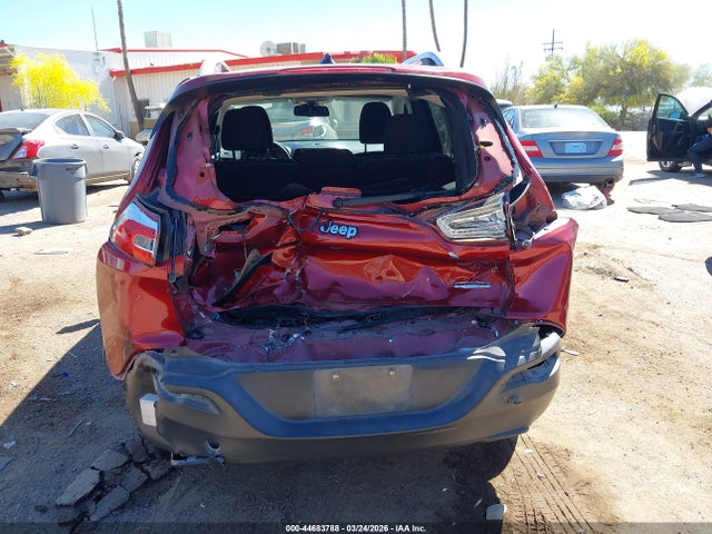 1C4PJLCB4HD240814 Jeep Cherokee Latitude Fwd