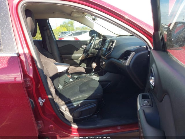 1C4PJLCB4HD240814 Jeep Cherokee Latitude Fwd