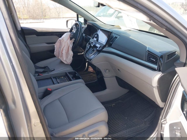 Honda Odyssey Touring 2024 5FNRL6H80RB042663 Image 5