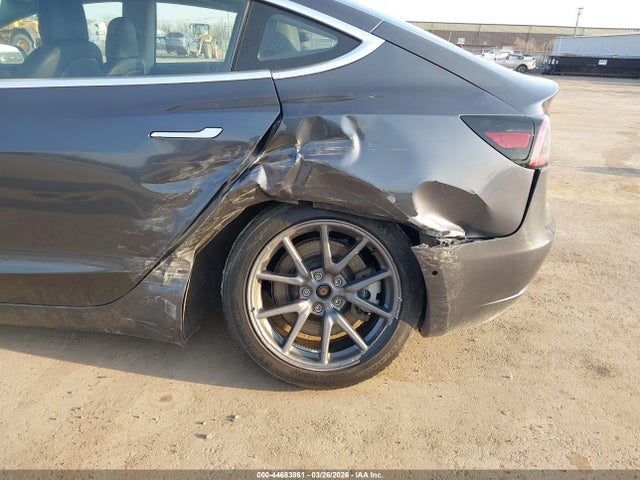 Продаж на аукціоні авто 2018 Tesla Model 3 Long Range/performance, vin: 5YJ3E1EB7JF090636, номер лоту: 44683861