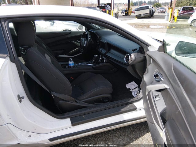 2018 CHEVROLET CAMARO 1G1FB1RX4J0116581 Photo 4