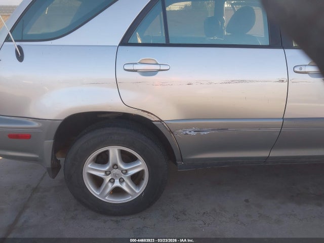 44683923 :رقم المزاد ، JTJGF10U520119510 vin ، 2002 Lexus Rx 300 مزاد بيع