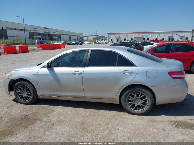 44683962 :رقم المزاد ، 4T4BF3EK2BR213757 vin ، 2011 Toyota Camry Le مزاد بيع