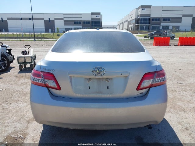 44683962 :رقم المزاد ، 4T4BF3EK2BR213757 vin ، 2011 Toyota Camry Le مزاد بيع