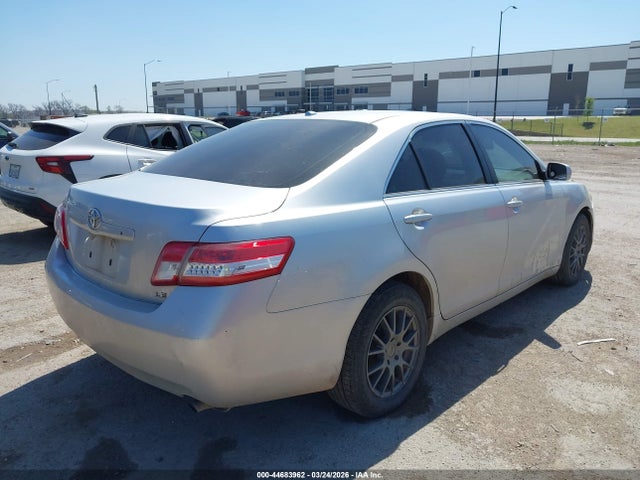 44683962 :رقم المزاد ، 4T4BF3EK2BR213757 vin ، 2011 Toyota Camry Le مزاد بيع