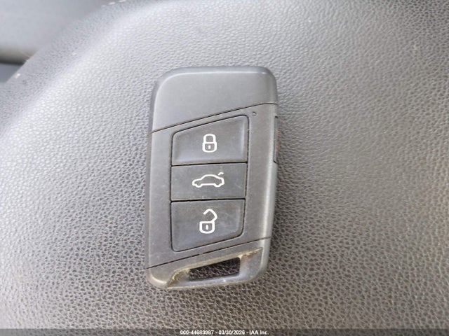 Продаж на аукціоні авто 2019 Volkswagen Jetta 1.4t R-line/1.4t S/1.4t Se, vin: 3VWC57BU1KM017717, номер лоту: 44683987