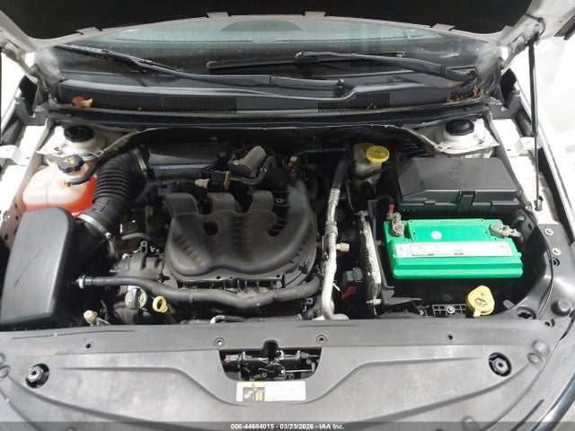 44684015 :رقم المزاد ، 1C3CCCDGXFN556894 vin ، 2015 Chrysler 200 S مزاد بيع