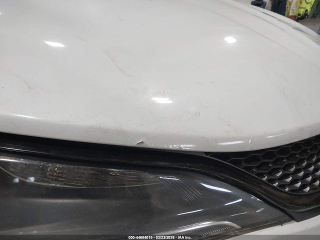 44684015 :رقم المزاد ، 1C3CCCDGXFN556894 vin ، 2015 Chrysler 200 S مزاد بيع