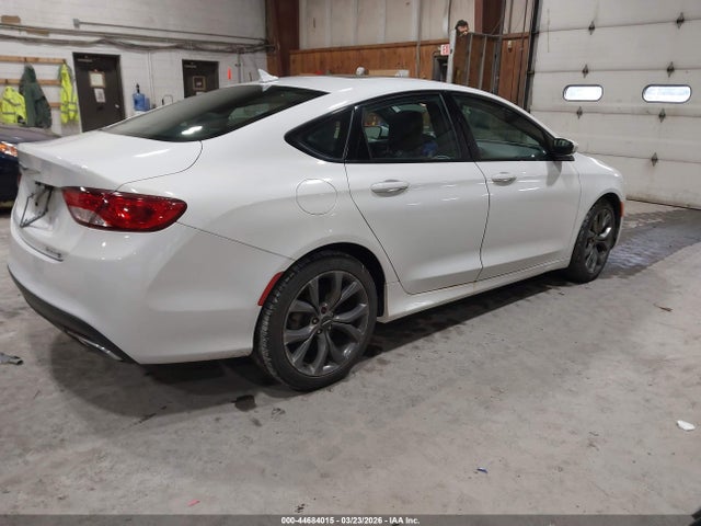 44684015 :رقم المزاد ، 1C3CCCDGXFN556894 vin ، 2015 Chrysler 200 S مزاد بيع