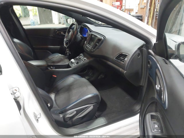 44684015 :رقم المزاد ، 1C3CCCDGXFN556894 vin ، 2015 Chrysler 200 S مزاد بيع