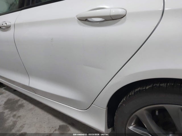 44684015 :رقم المزاد ، 1C3CCCDGXFN556894 vin ، 2015 Chrysler 200 S مزاد بيع
