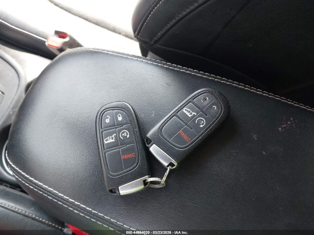 44684020 :رقم المزاد ، 1C4PJMDS9EW203911 vin ، 2014 Jeep Cherokee Limited مزاد بيع