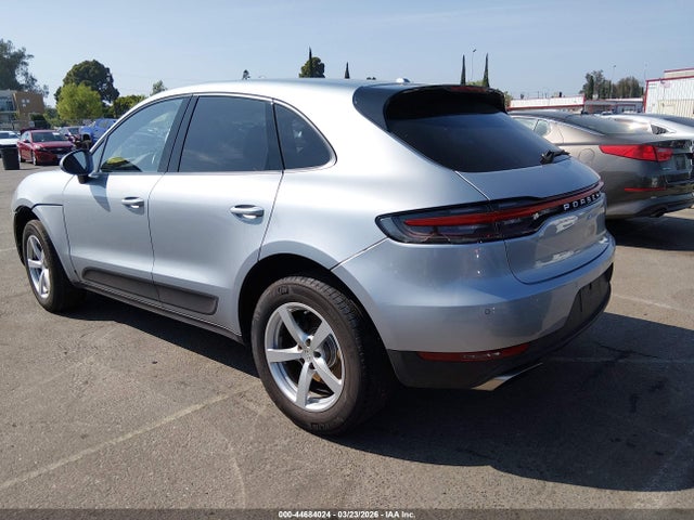 2021 PORSCHE MACAN WP1AA2A55MLB06650 Photo 2