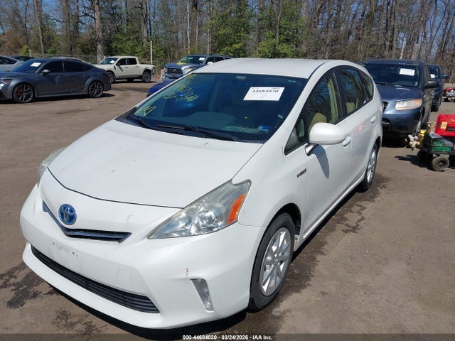 2014 TOYOTA PRIUS V JTDZN3EU4EJ012482 Photo 1