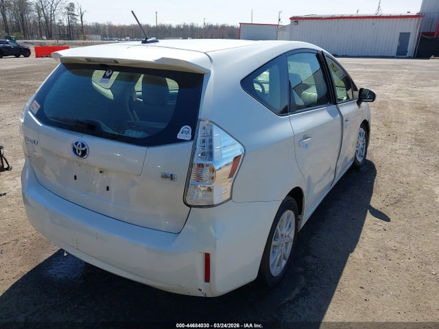 2014 TOYOTA PRIUS V JTDZN3EU4EJ012482 Photo 3