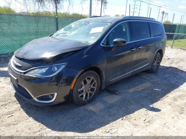 Продаж на аукціоні авто 2020 Chrysler Pacifica Touring L, vin: 2C4RC1BG7LR268780, номер лоту: 44684067
