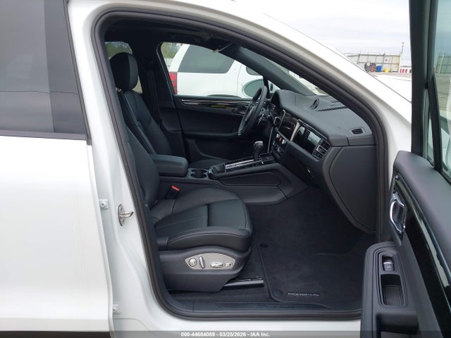 2026 PORSCHE MACAN WP1AA2A52TLB03929 Photo 4
