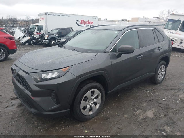 Toyota RAV4 LE 2019 2T3H1RFV4KC006682 Image 2