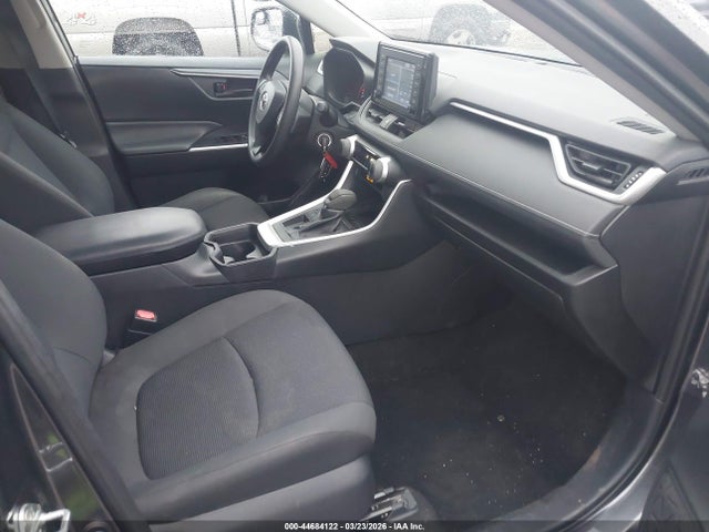 Toyota RAV4 LE 2019 2T3H1RFV4KC006682 Image 5