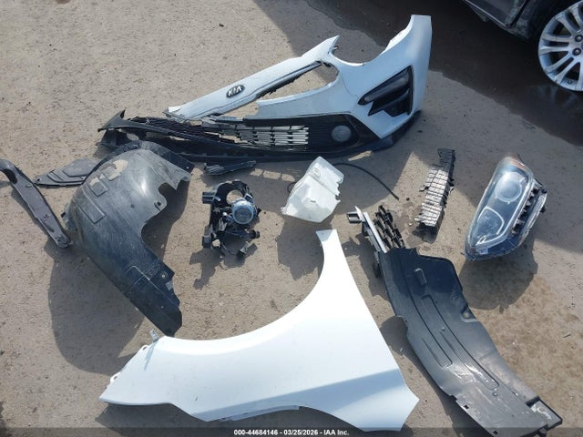 44684146 :رقم المزاد ، 3KPF24AD3ME289174 vin ، 2021 Kia Forte Lxs مزاد بيع