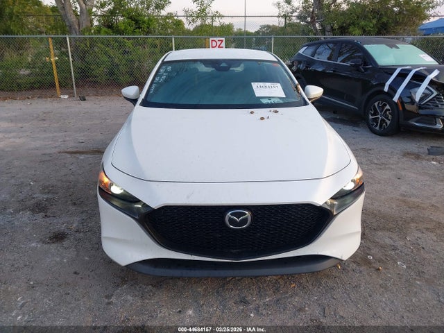 Продаж на аукціоні авто 2019 Mazda Mazda3 Preferred Package, vin: JM1BPAMM8K1141371, номер лоту: 44684157