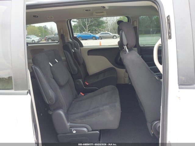 2C4RDGCG2GR181440 Dodge Grand Caravan Sxt