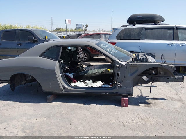 44684180 :رقم المزاد ، 2C3CDZC9XHH600679 vin ، 2017 Dodge Challenger Srt Hellcat مزاد بيع